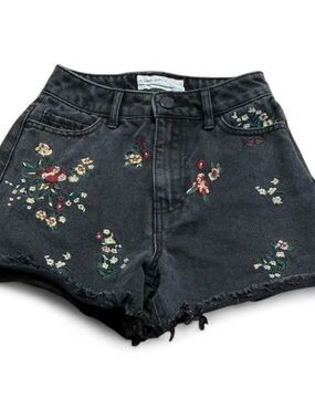 Ban-jara Floral Embroidered Black Denim High-Rise Shorts Raw Hem Sz 00/28
